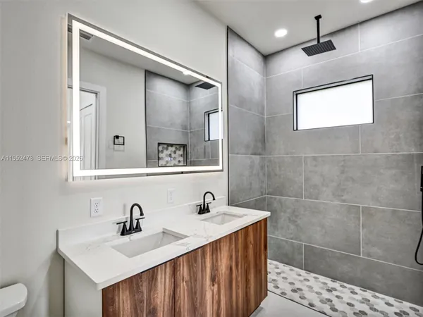 $2,600 | Sunshine, Lehigh Acres, FL 33976