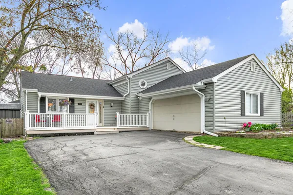 $409,900 | 4931 Carriage Drive, Gurnee, IL 60031
