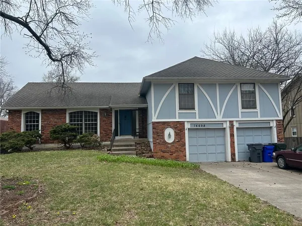 $290,000 | 16608 West 145th Terrace, Olathe, KS 66062