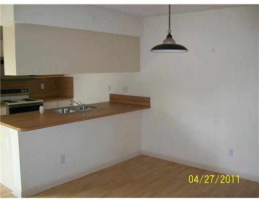 8030 Boca Rio Drive, Unit 8030 Boca Raton, FL 33433 - Photo 4 of 9 Kitchen