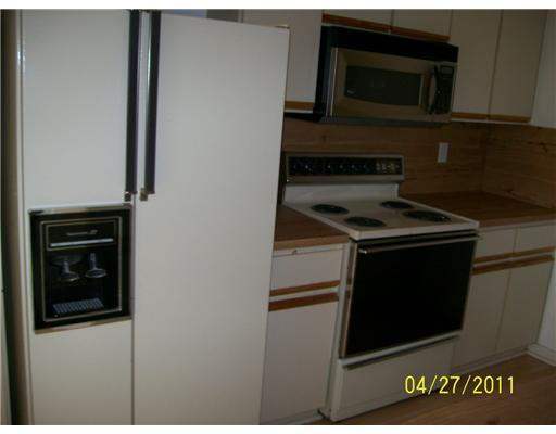 8030 Boca Rio Drive, Unit 8030 Boca Raton, FL 33433 - Photo 5 of 9 Kitchen