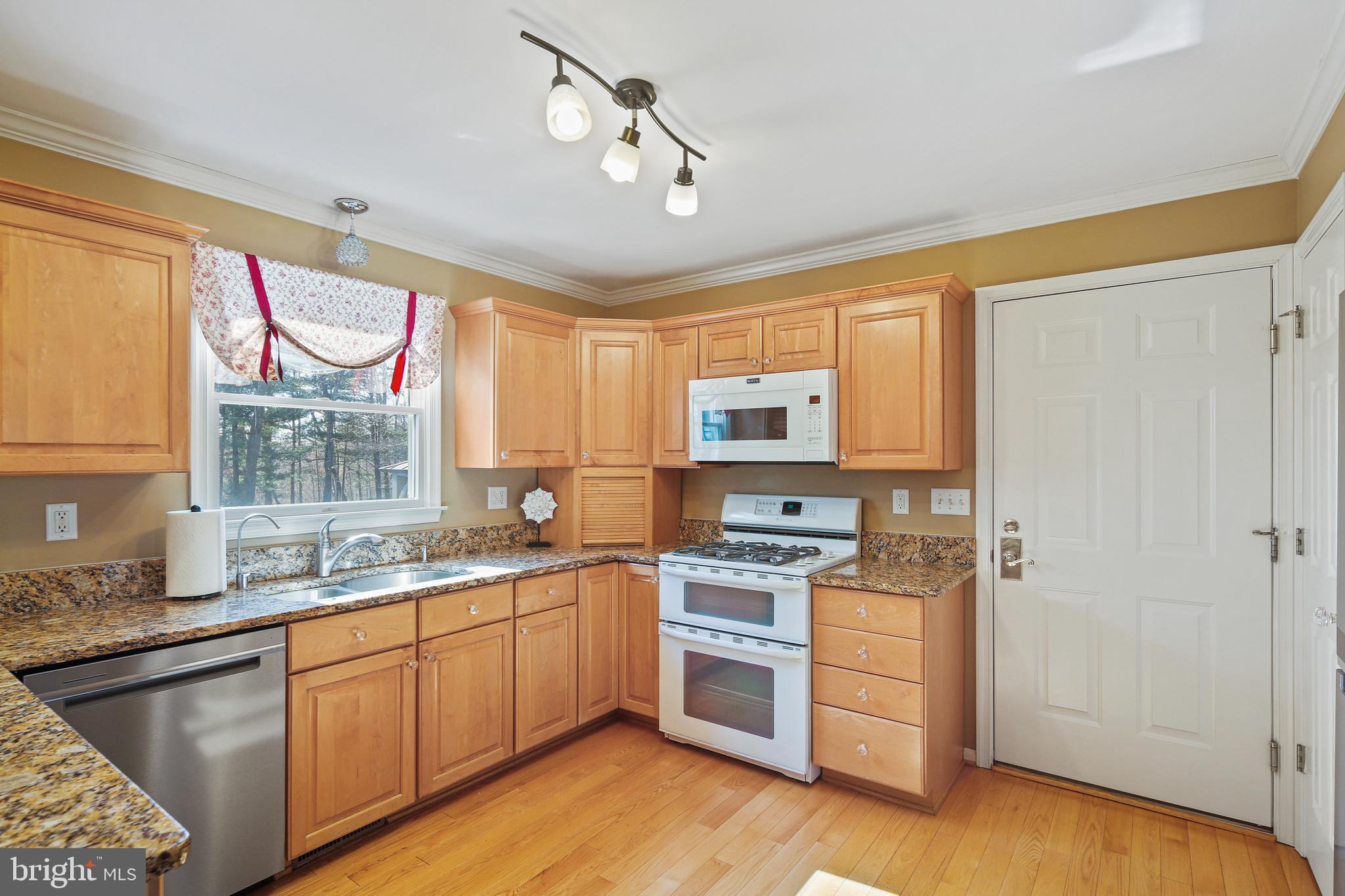 15212 Old Hanover Road Upperco, MD 21155 - Photo 8 of 71 Kitchen