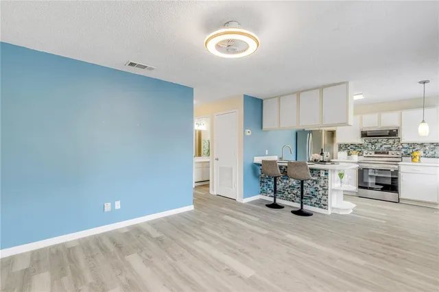 $1,595 | 1601 Big Tree Road, Unit 807, Daytona Beach, FL 32119