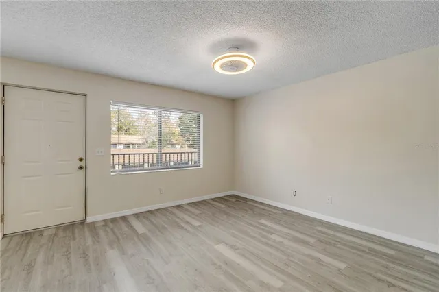 $1,595 | 1601 Big Tree Road, Unit 807, Daytona Beach, FL 32119