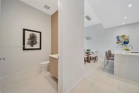 $2,000,000 | 153 North Seabreeze Boulevard, Unit 403, Fort Lauderdale, FL 33304