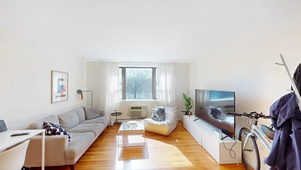 $3,200 | 70 Jamaicaway, Unit 9, Boston, MA 02130