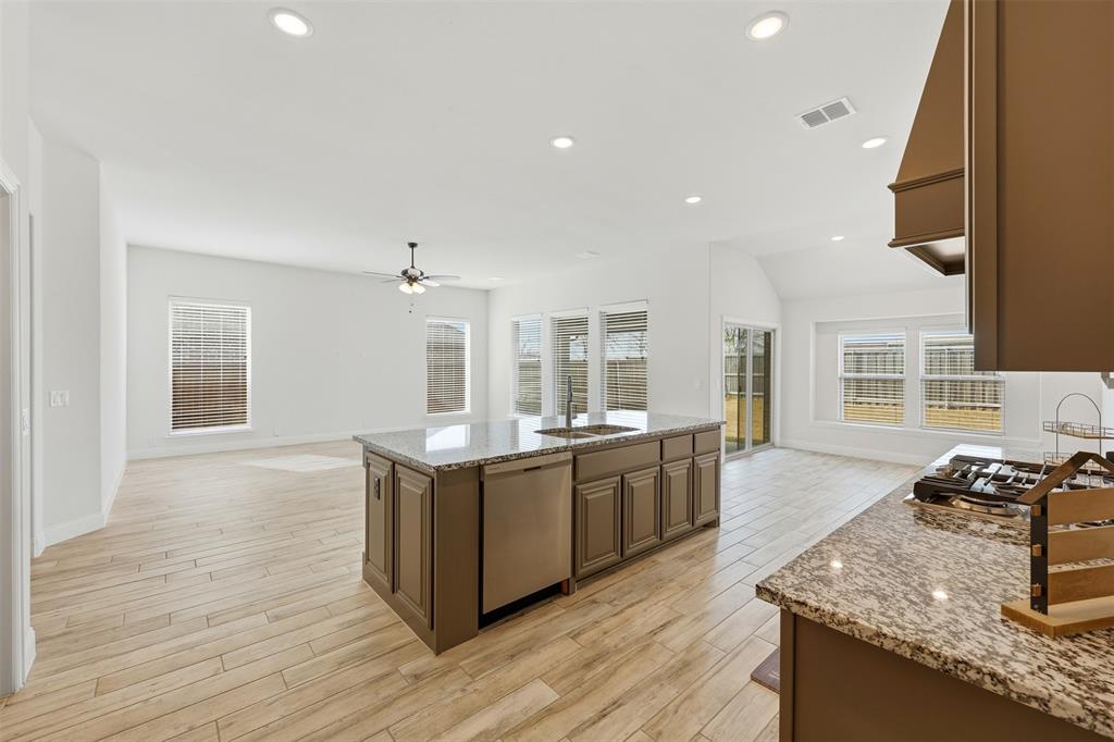 2504 Veranda Way Mansfield, TX 76084 - Photo 7 of 39