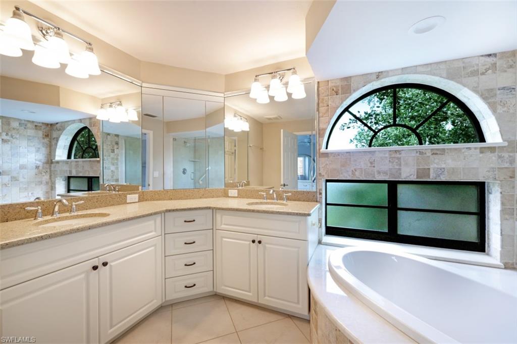 6525 Valen Way, Unit D302 Naples, FL 34108 - Photo 6 of 16