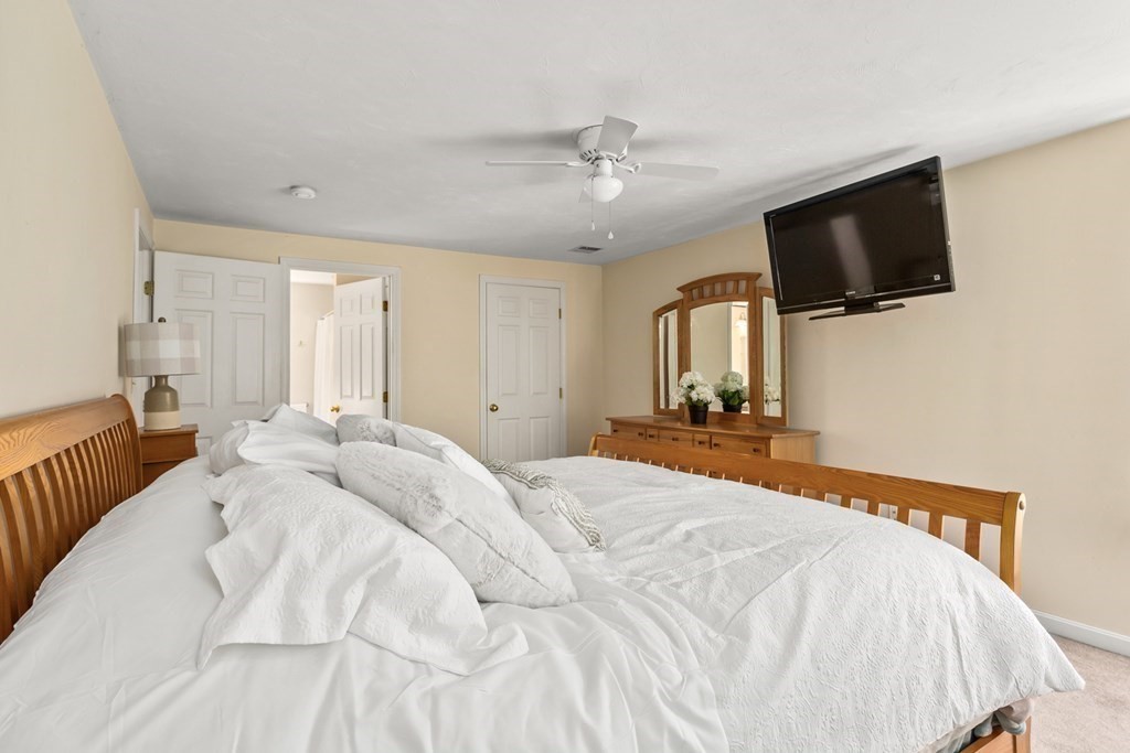 69 Longhill Road Franklin, MA 02038 - Photo 26 of 42 Gallery Image 26