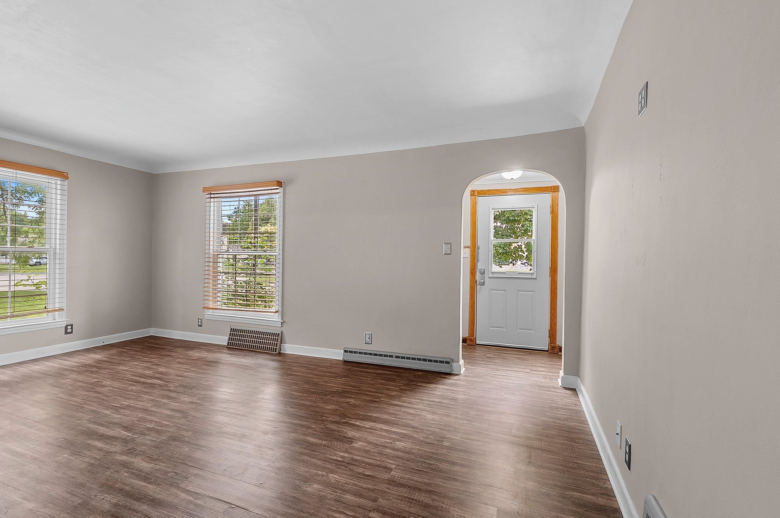 2214 North Division Street Appleton, WI 54911 - Photo 12 of 51