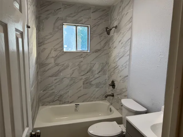 $2,200 | 5222 Moonshadows Drive, Humble, TX 77346