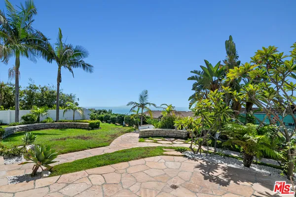 $3,595,000 | 18073 Sandy Cape Drive, Pacific Palisades, CA 90272