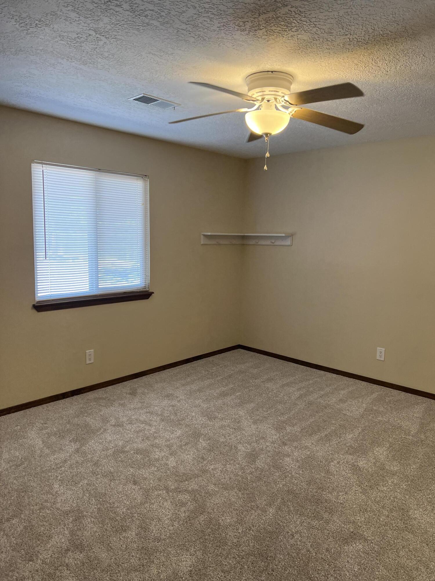 1541 36th Circle Southeast Rio Rancho, NM 87124 - Photo 9 of 12 Gallery Image 9