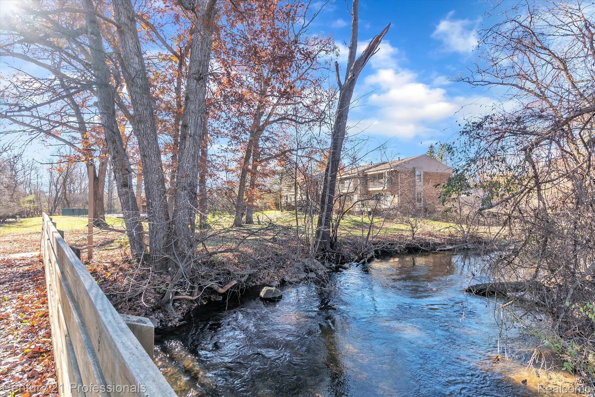 637 Oakbrook West Rochester, MI 48307 - Photo 40 of 45 55-637-Oakbrook-WindowStill-Real-Estate-Photography-56.jpg