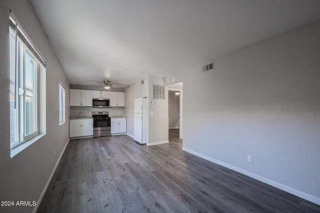 $895 | 9606 North 11th Avenue, Unit 104, Phoenix, AZ 85021