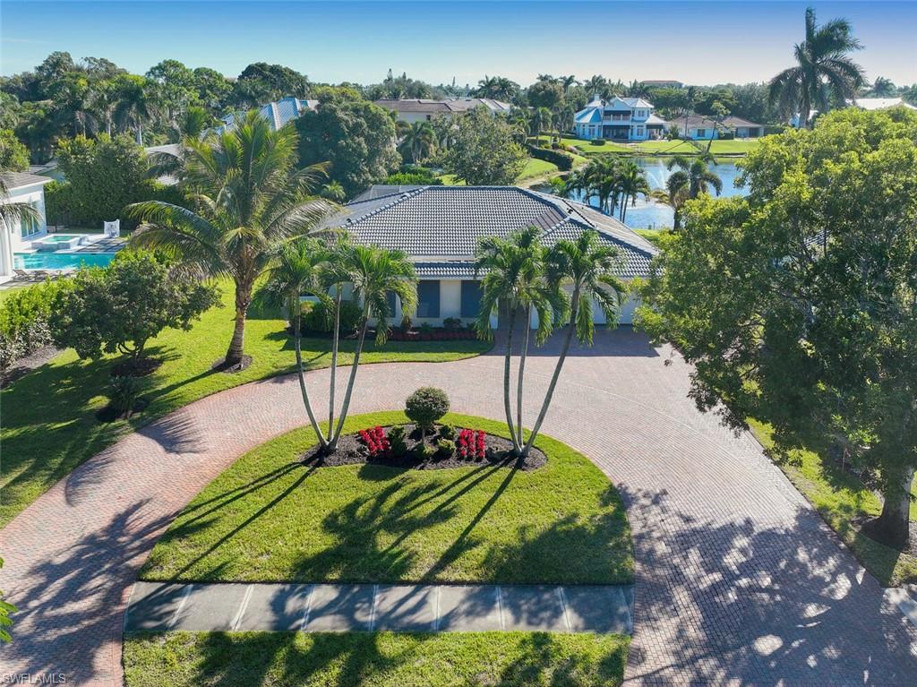 4916 Crayton Road Naples, FL 34103 - Photo 5 of 34