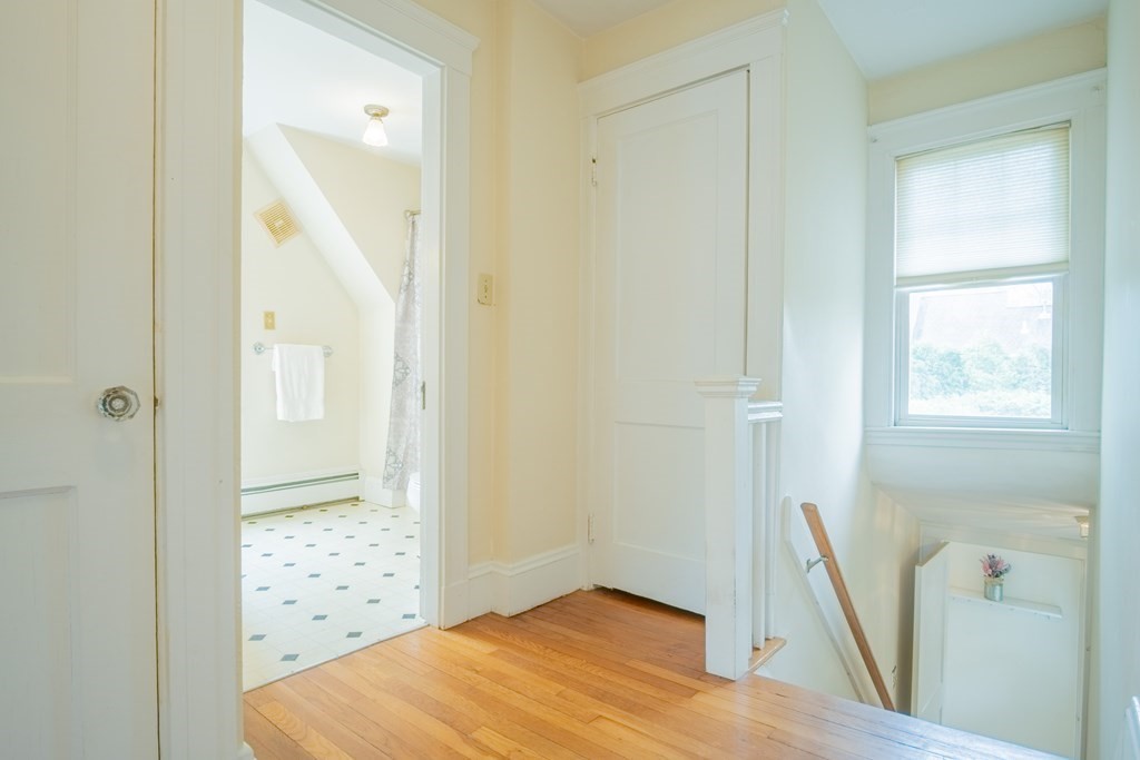 47 Pilgrim Road Marblehead, MA 01945 - Photo 25 of 42 a view of bathroom