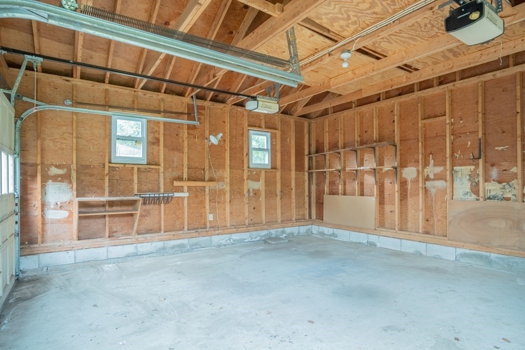 47 Pilgrim Road Marblehead, MA 01945 - Photo 39 of 42 a view of an empty room