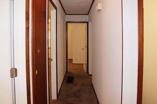 357 Smith Road Columbus, OH 43228 - Photo 15 of 37 Gallery Image 15