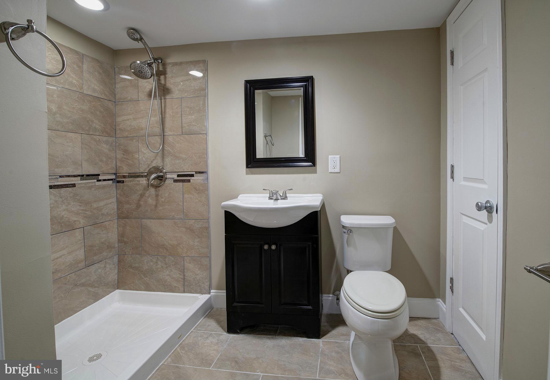 3722 Ridgecroft Road Baltimore, MD 21206 - Photo 14 of 20 Bath