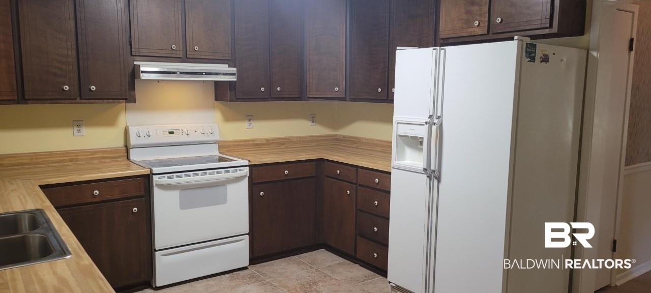 19091 Thompson Hall Road Fairhope, AL 36532 - Photo 2 of 38 Kitchen