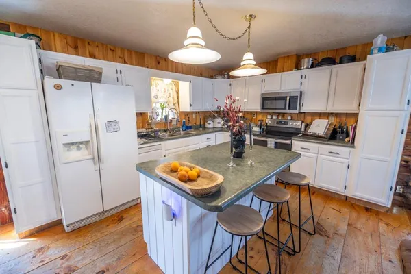 $540,000 | 25594 Hidden Valley Avenue, Warsaw, MO 65355