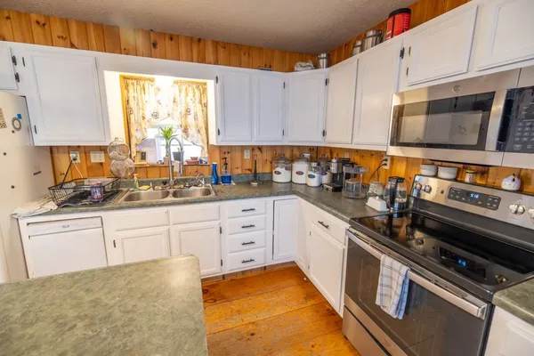 $540,000 | 25594 Hidden Valley Avenue, Warsaw, MO 65355