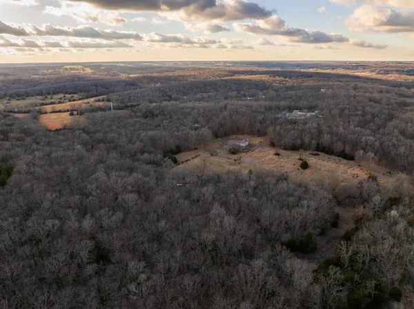 $540,000 | 25594 Hidden Valley Avenue, Warsaw, MO 65355