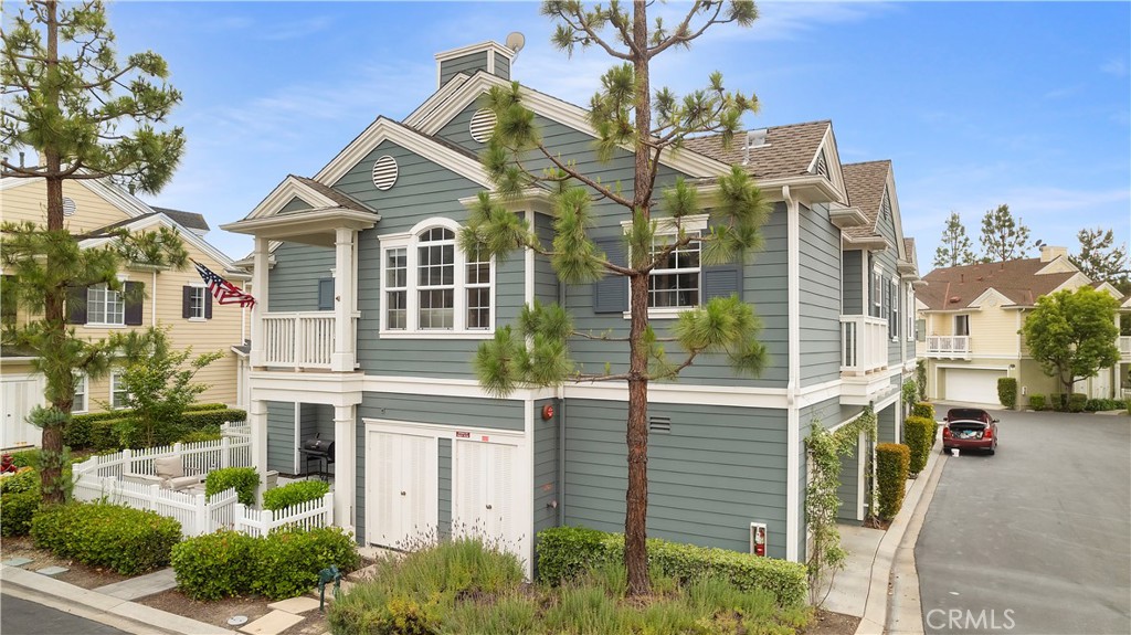 60 Strawflower Street Ladera Ranch, CA 92694 - Photo 2 of 34 a front view of a house with a garden