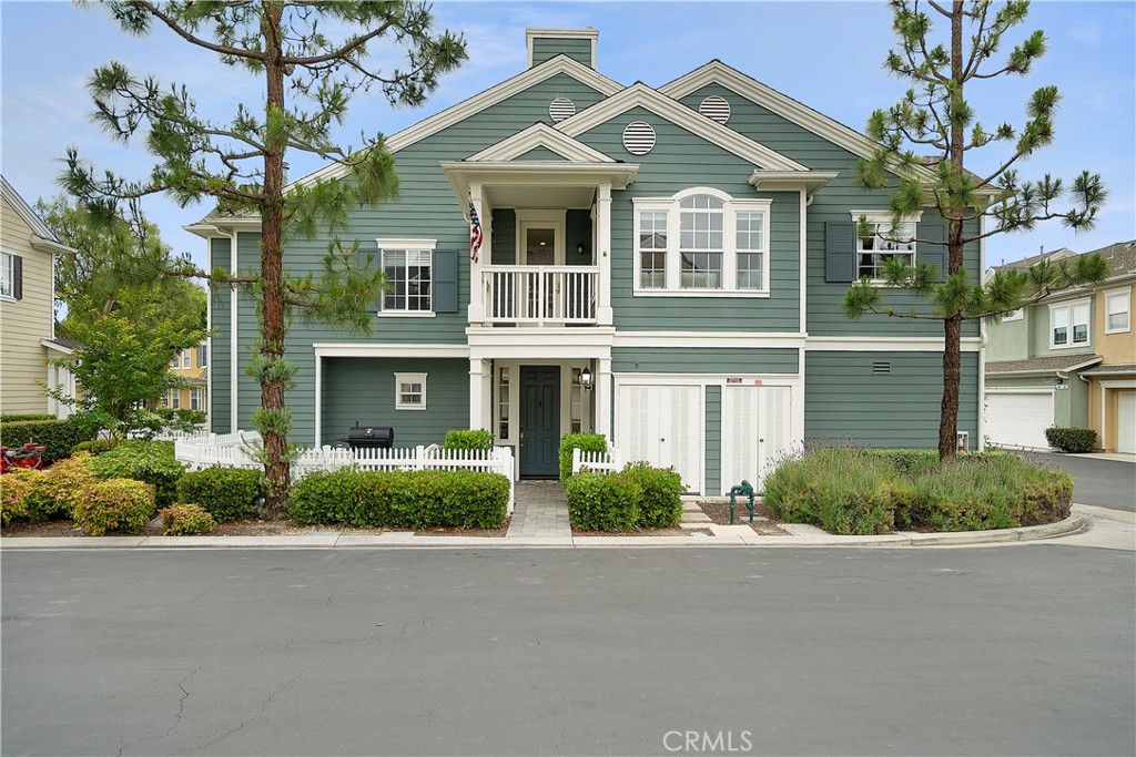 60 Strawflower Street Ladera Ranch, CA 92694 - Photo 29 of 34 front view of a house with a street