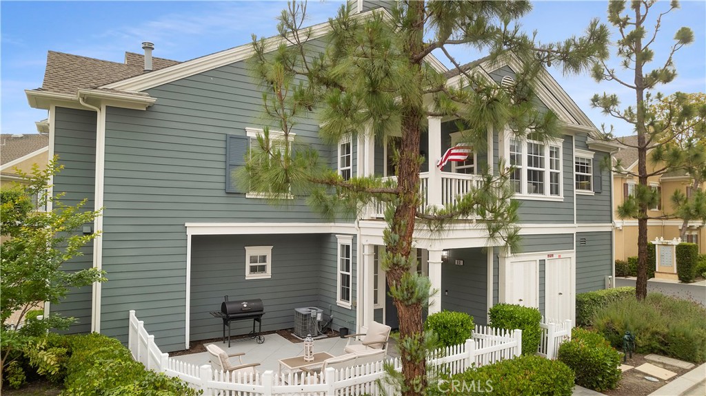 60 Strawflower Street Ladera Ranch, CA 92694 - Photo 3 of 34 a front view of a house