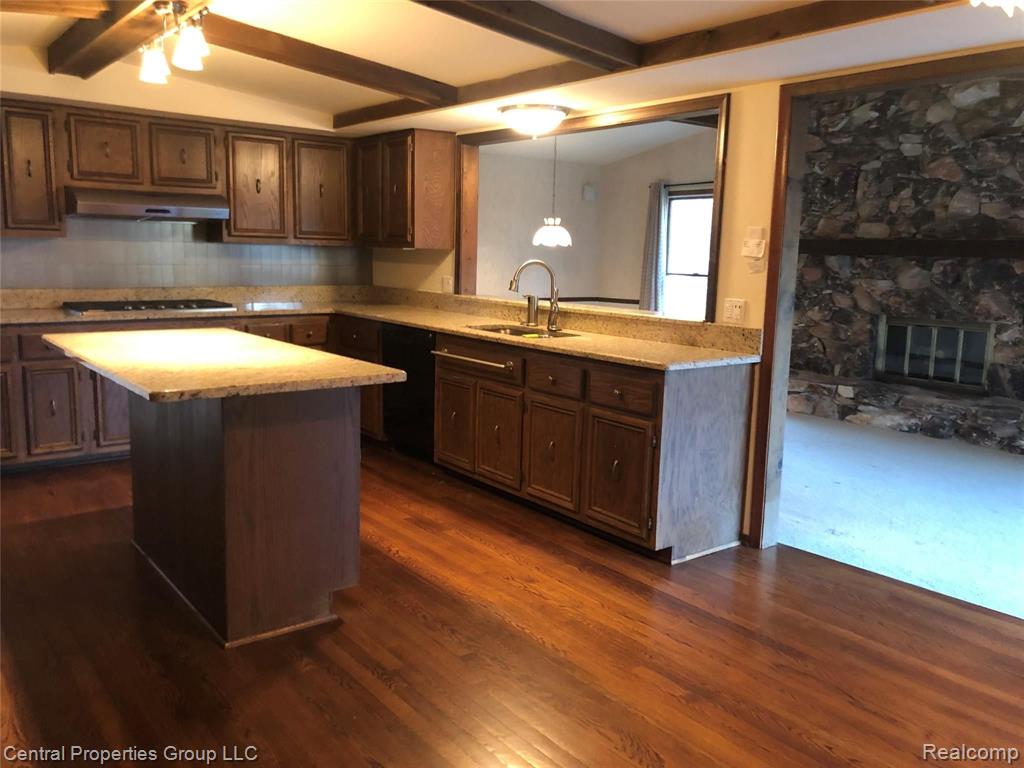 1944 North Kilburn Road Rochester Hills, MI 48306 - Photo 23 of 62