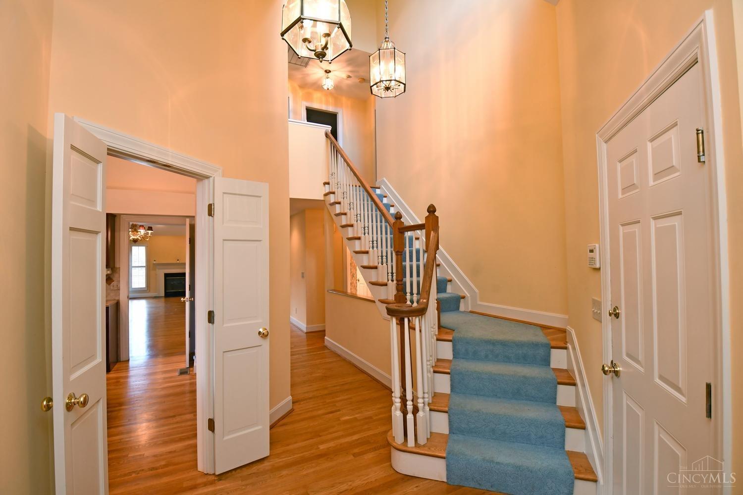 8849 Montgomery Road Cincinnati, OH 45236 - Photo 4 of 43