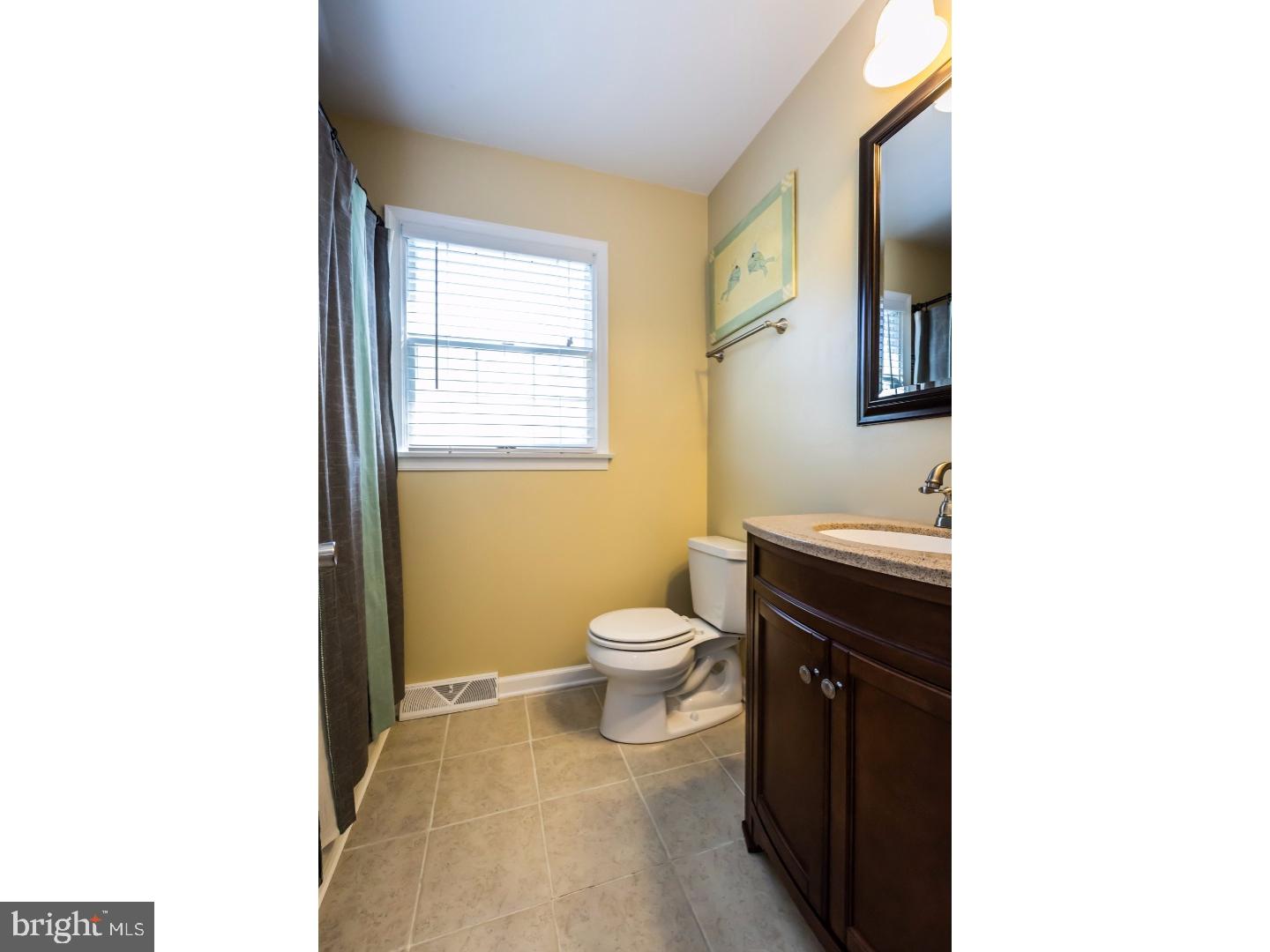 840 Dowlin Forge Road Downingtown, PA 19335 - Photo 8 of 25 Bathroom