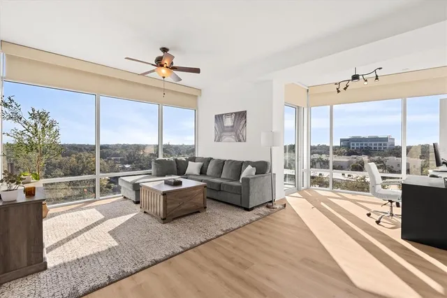 $274,900 | 101 South Eola Drive, Unit 610, Orlando, FL 32801