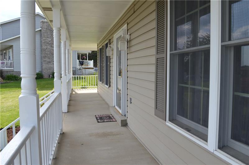 208 Rizzi Drive Irwin, PA 15642 - Photo 2 of 25 Gallery Image 2
