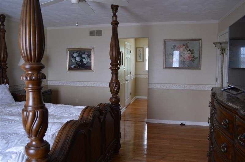 208 Rizzi Drive Irwin, PA 15642 - Photo 12 of 25 Gallery Image 12