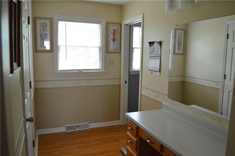 208 Rizzi Drive Irwin, PA 15642 - Photo 13 of 25 Gallery Image 13
