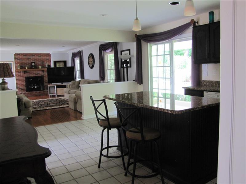 208 Rizzi Drive Irwin, PA 15642 - Photo 5 of 25 Gallery Image 5