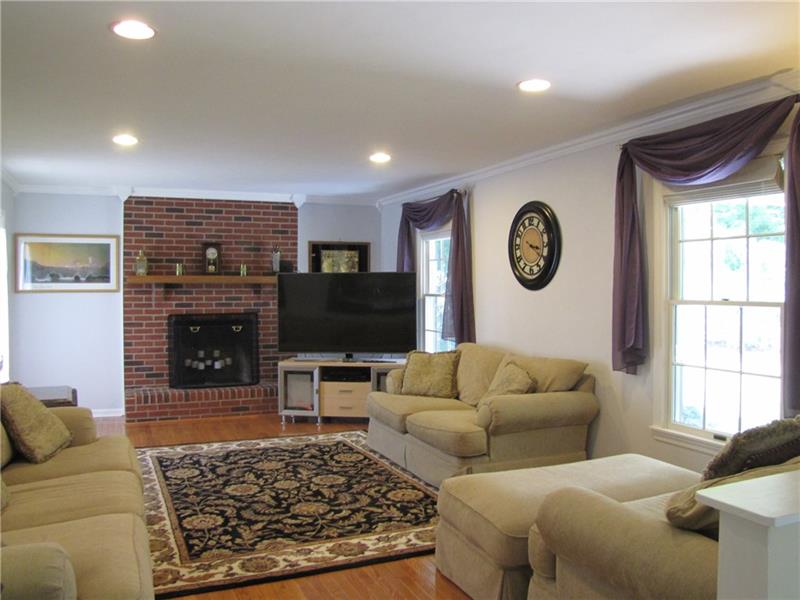 208 Rizzi Drive Irwin, PA 15642 - Photo 6 of 25 Gallery Image 6