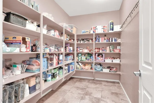 $700,000 | 10368 Saddle Mountain Street, Las Vegas, NV 89178