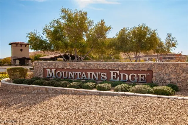 $700,000 | 10368 Saddle Mountain Street, Las Vegas, NV 89178