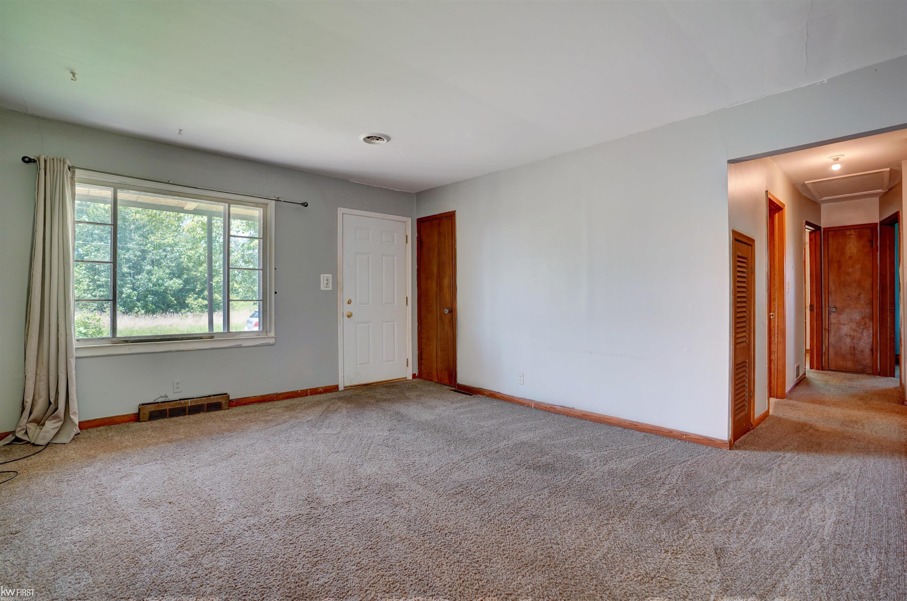 3702 Ralph Street Flint, MI 48506 - Photo 16 of 27 50150883-d91f1c84-1c6e-4ef9-9800-27366a9b961b.JPG