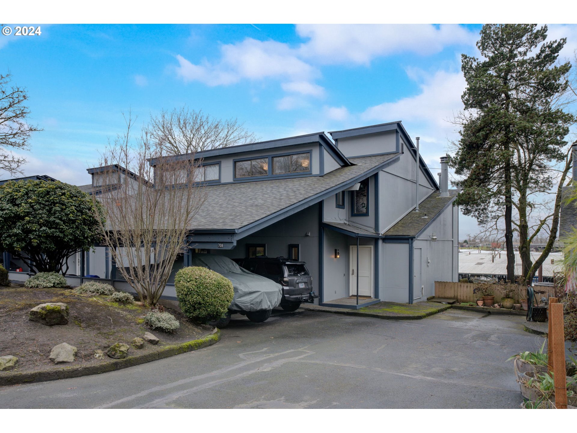 708 North Tomahawk Is Dr