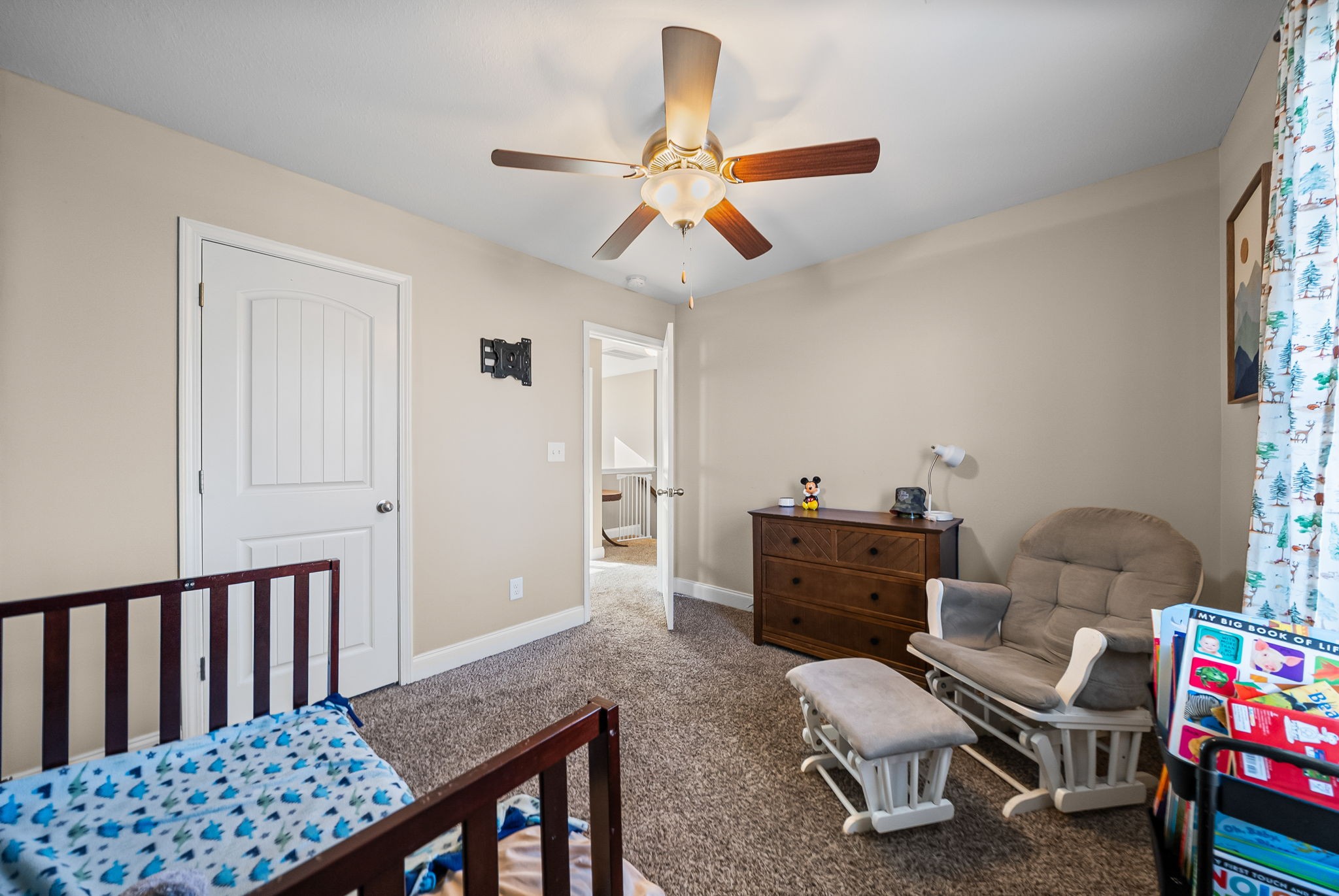 548 Medallion Circle Clarksville, TN 37042 - Photo 26 of 40 a bedroom with furniture and a window