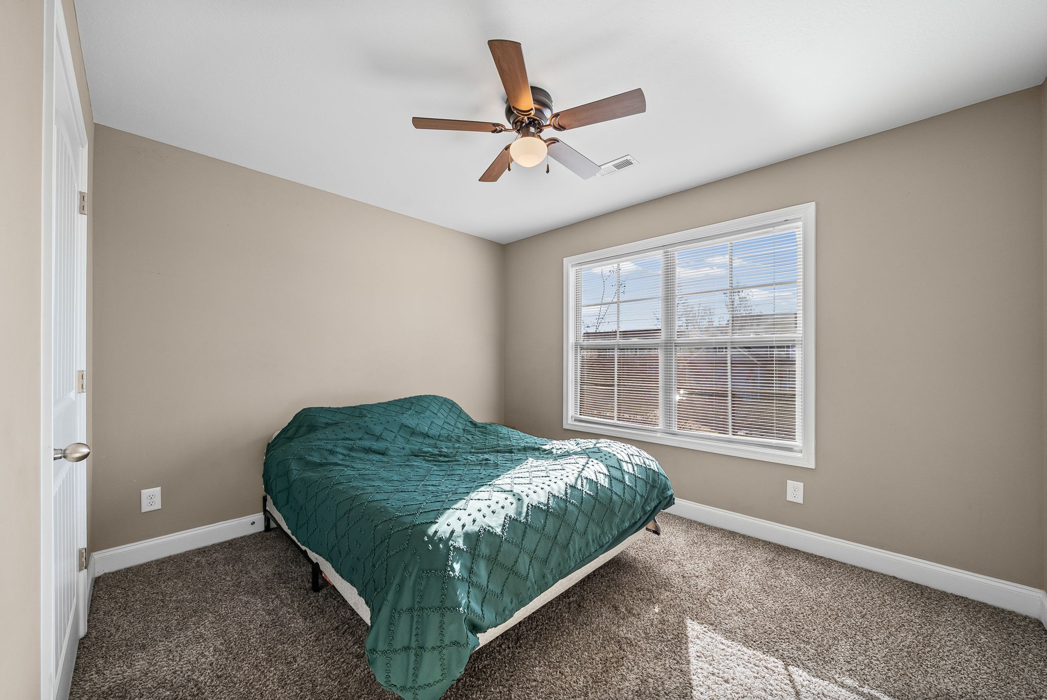 548 Medallion Circle Clarksville, TN 37042 - Photo 27 of 40 a room with a bed and a window