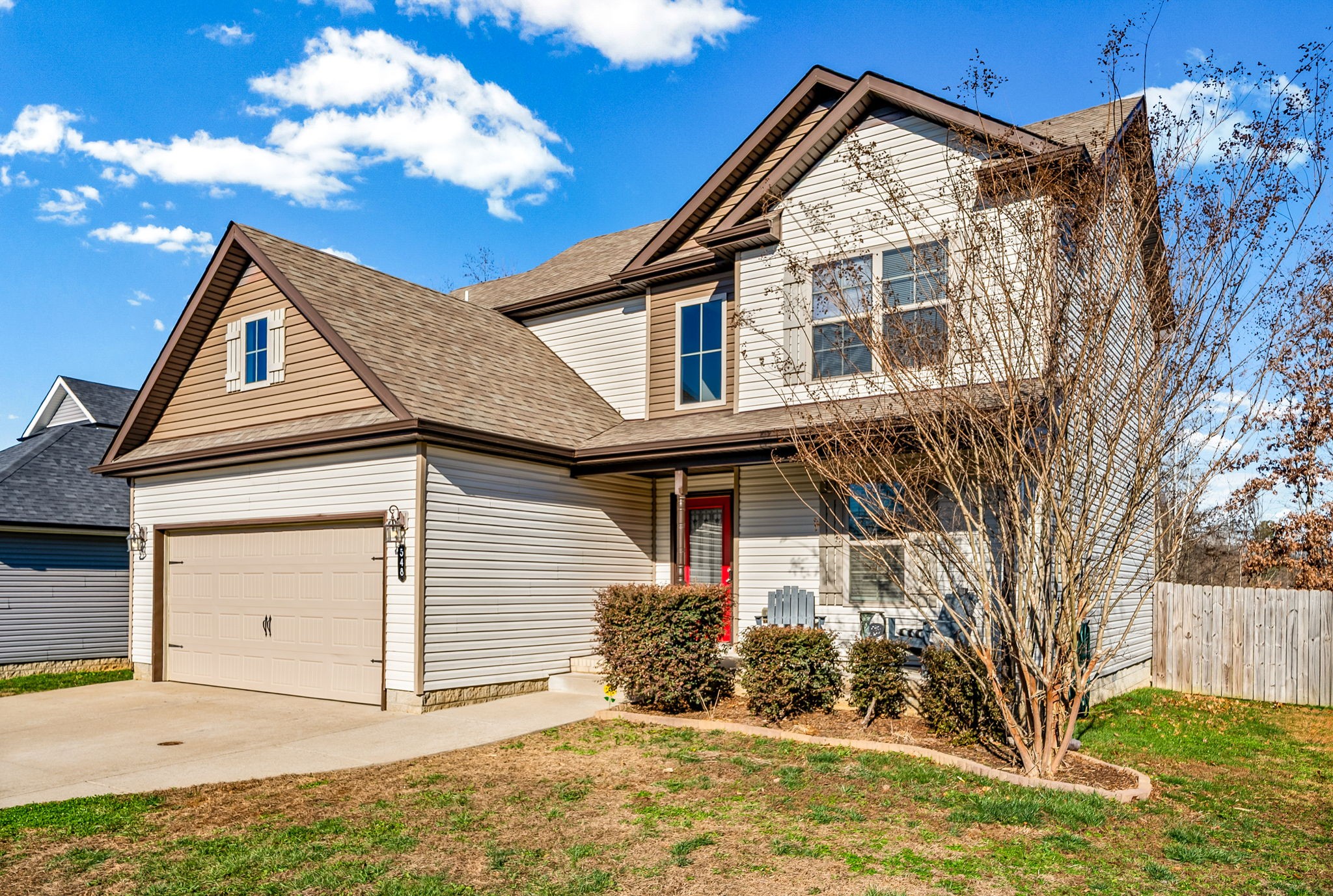 548 Medallion Circle Clarksville, TN 37042 - Photo 5 of 40 a view of a house with a yard