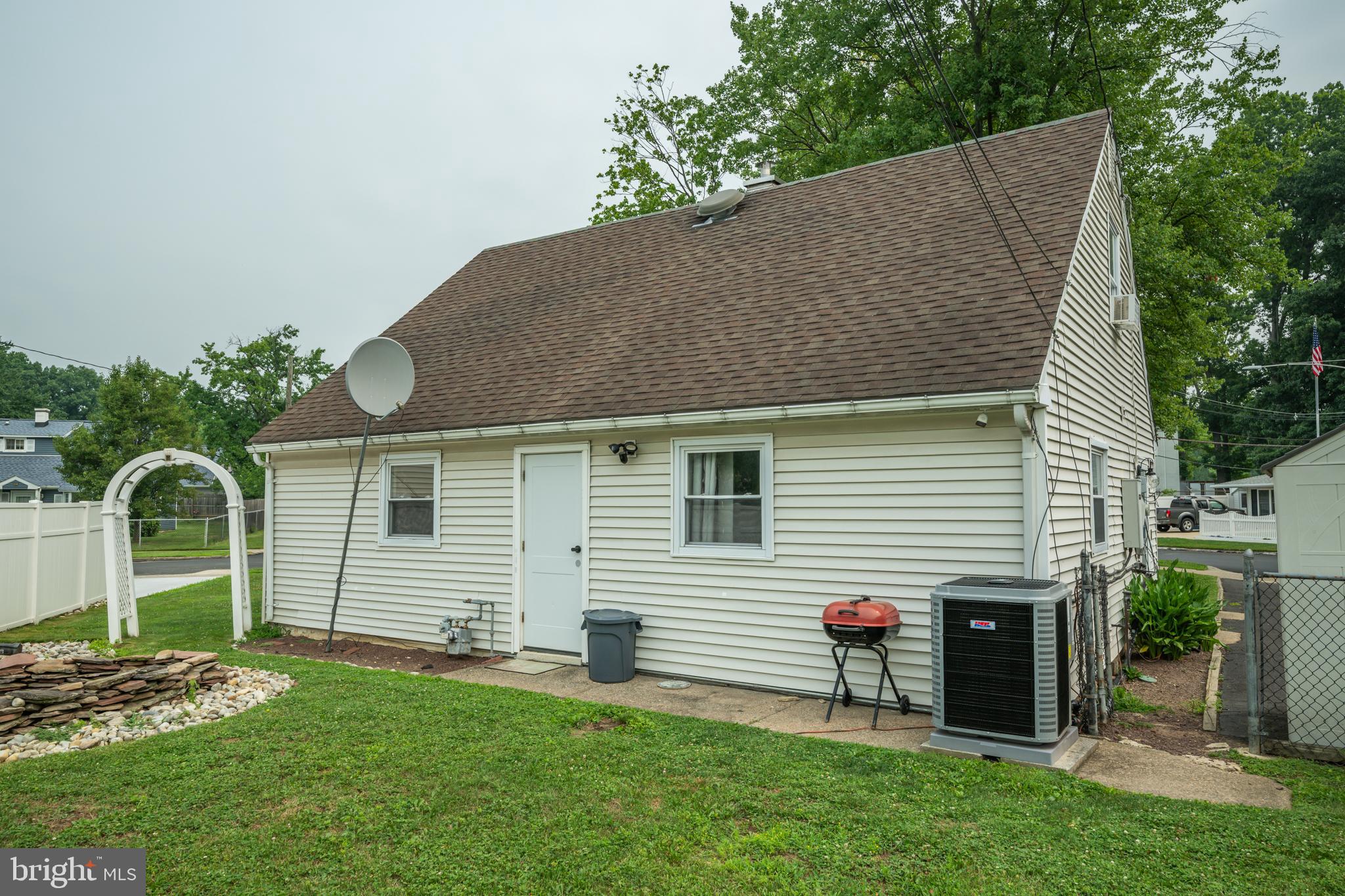 587 Arbor Road Morrisville, PA 19067 - Photo 8 of 30 Gallery Image 8