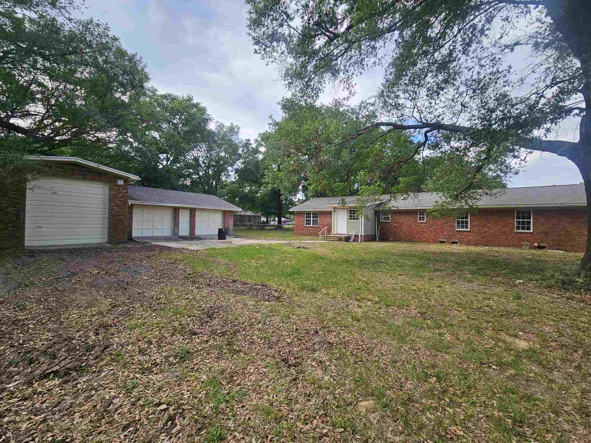 5549 Delona Road Milton, FL 32583 - Photo 4 of 18 Gallery Image 4