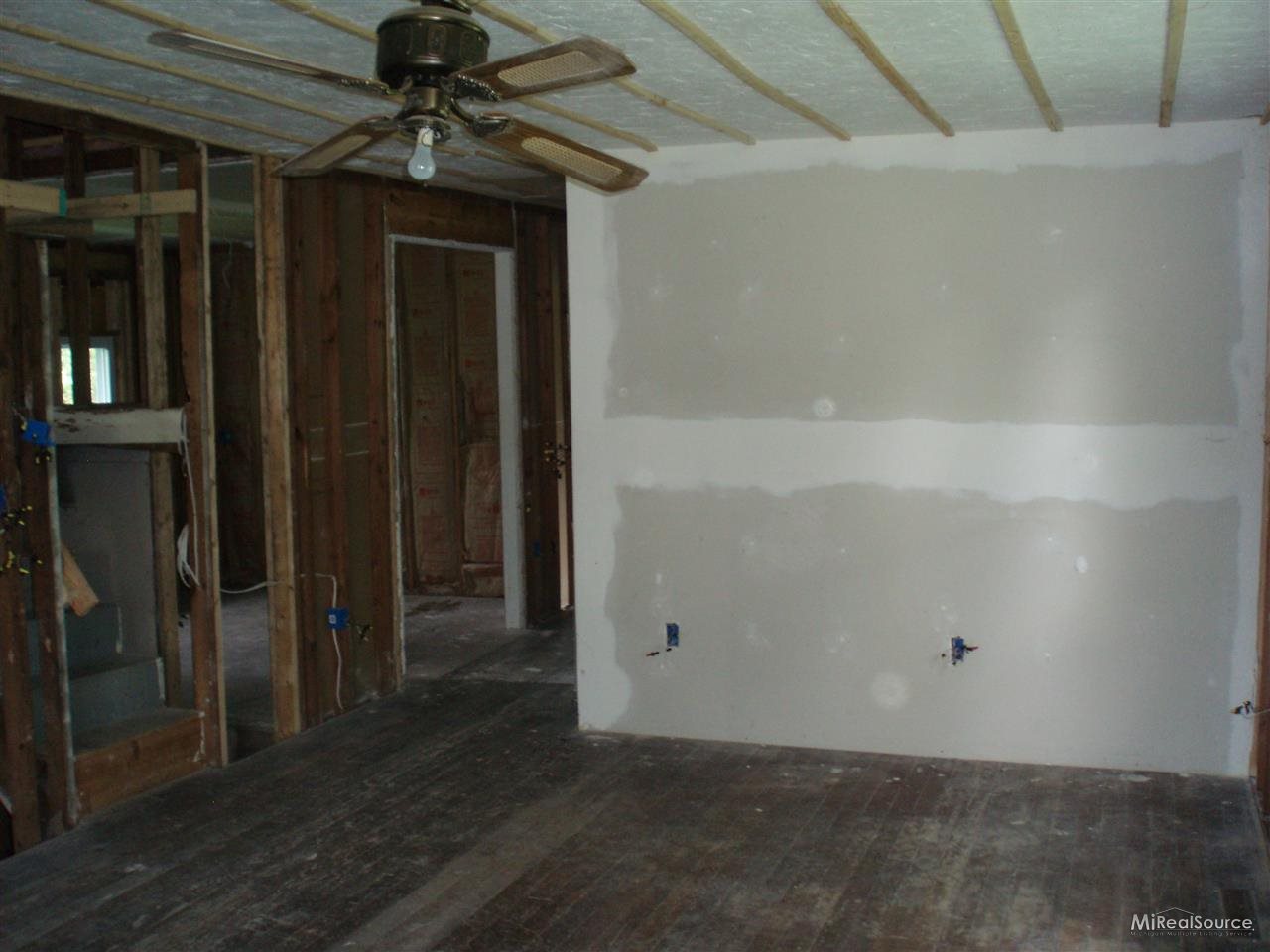 6020 Pointe Tremble Road Algonac, MI 48001 - Photo 10 of 30 31158871-9.JPG
